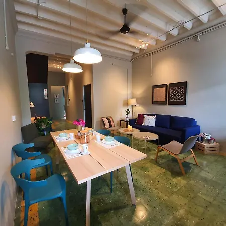 Room 4U Near Gurney Georgetown